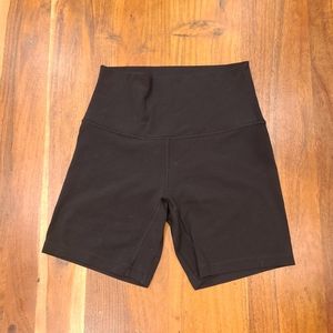 Lululemon shorts size 4 6"